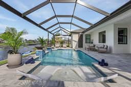 Villa Luxuria Blanca, Cape Coral