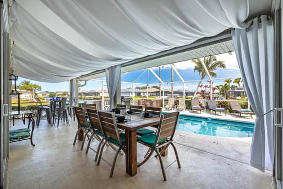 Villazo Ann, Cape Coral - Image 2