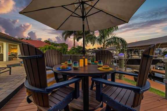 Modern Vibes Villa, Cape Coral