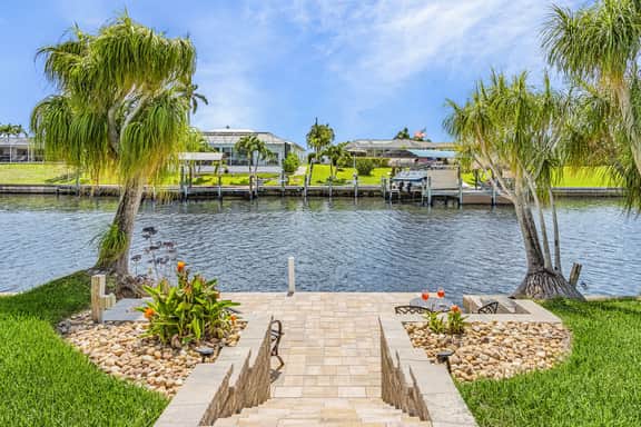 Channelside Paradise, Cape Coral