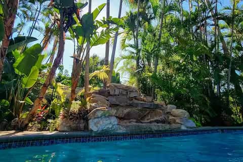 Coastal Paradise Getaway, Cape Coral