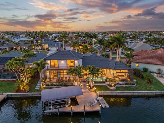 Southern Sun Retreat, Cape Coral - Image 1