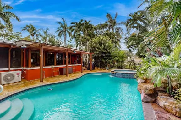Coastal Paradise Getaway, Cape Coral
