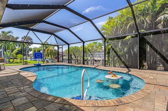 Manatee Cottage, Cape Coral - Image 1